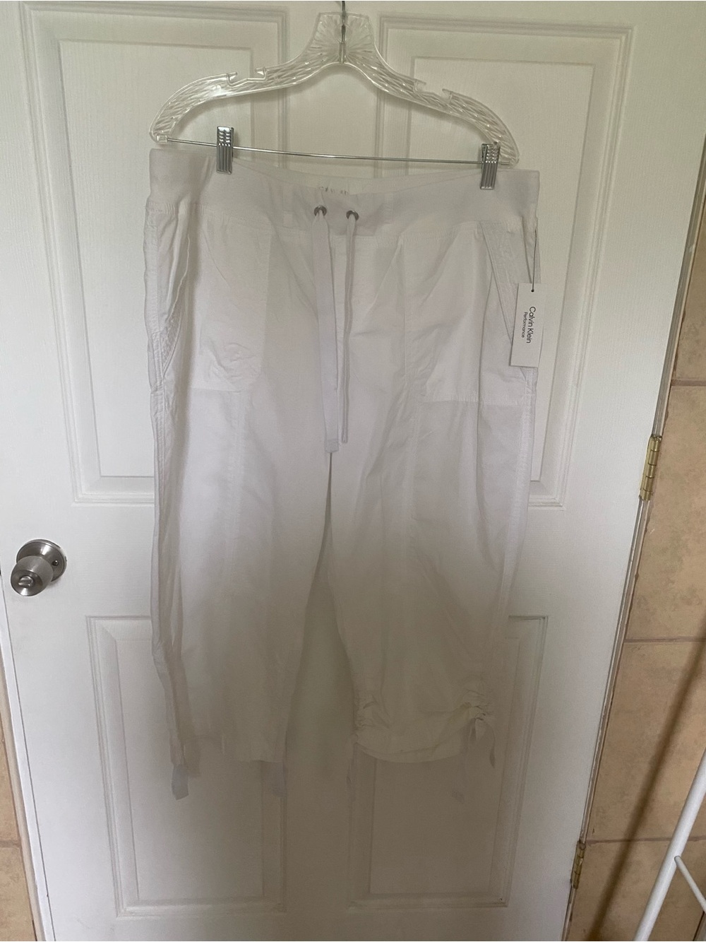 Calvin Klein White Women’s  Drawstring Cargo Capris XL